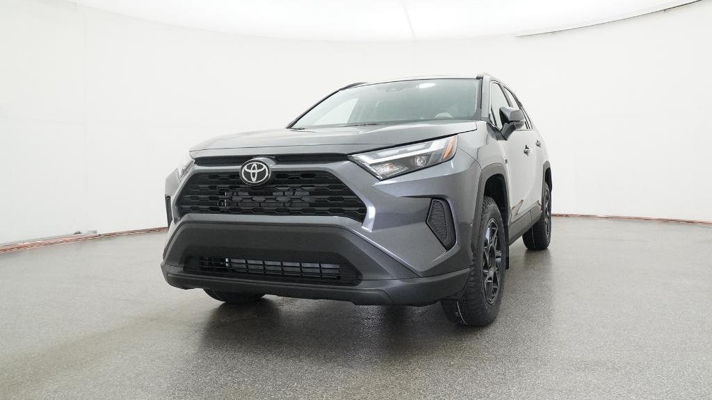 2025 Toyota RAV4 XLE photo 4