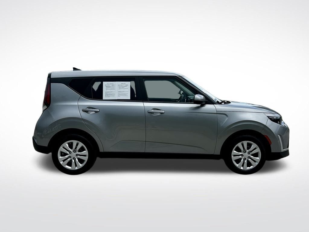 2023 Kia Soul LX photo 7