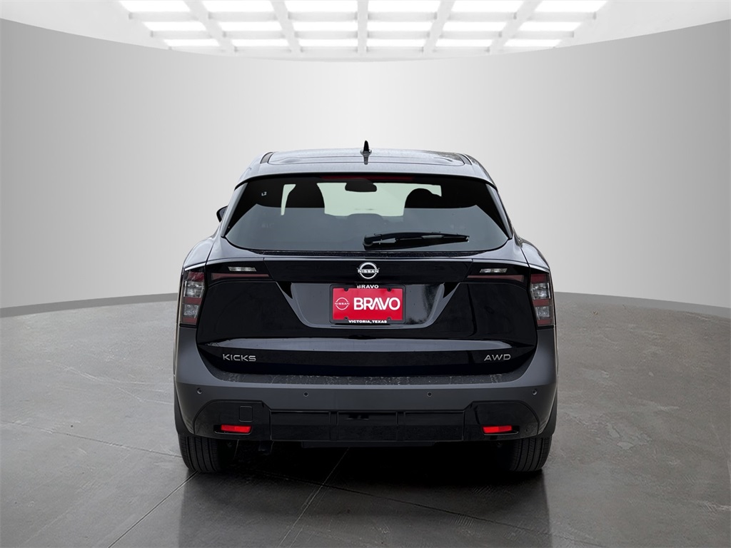 2025 Nissan Kicks SV photo 5