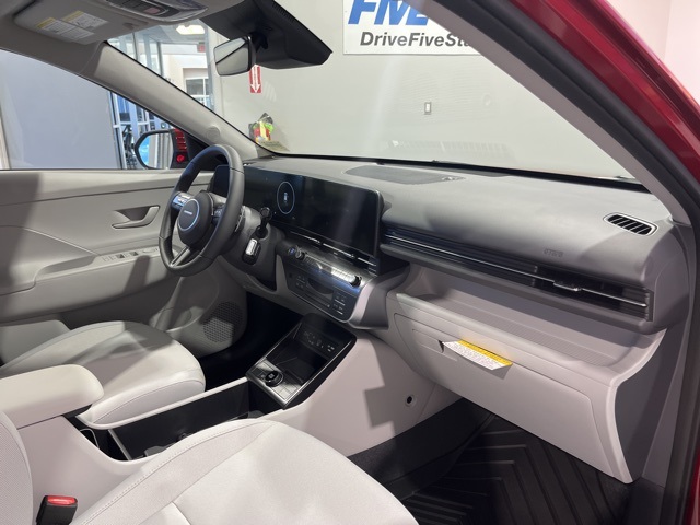 2025 Hyundai Kona SEL photo 11