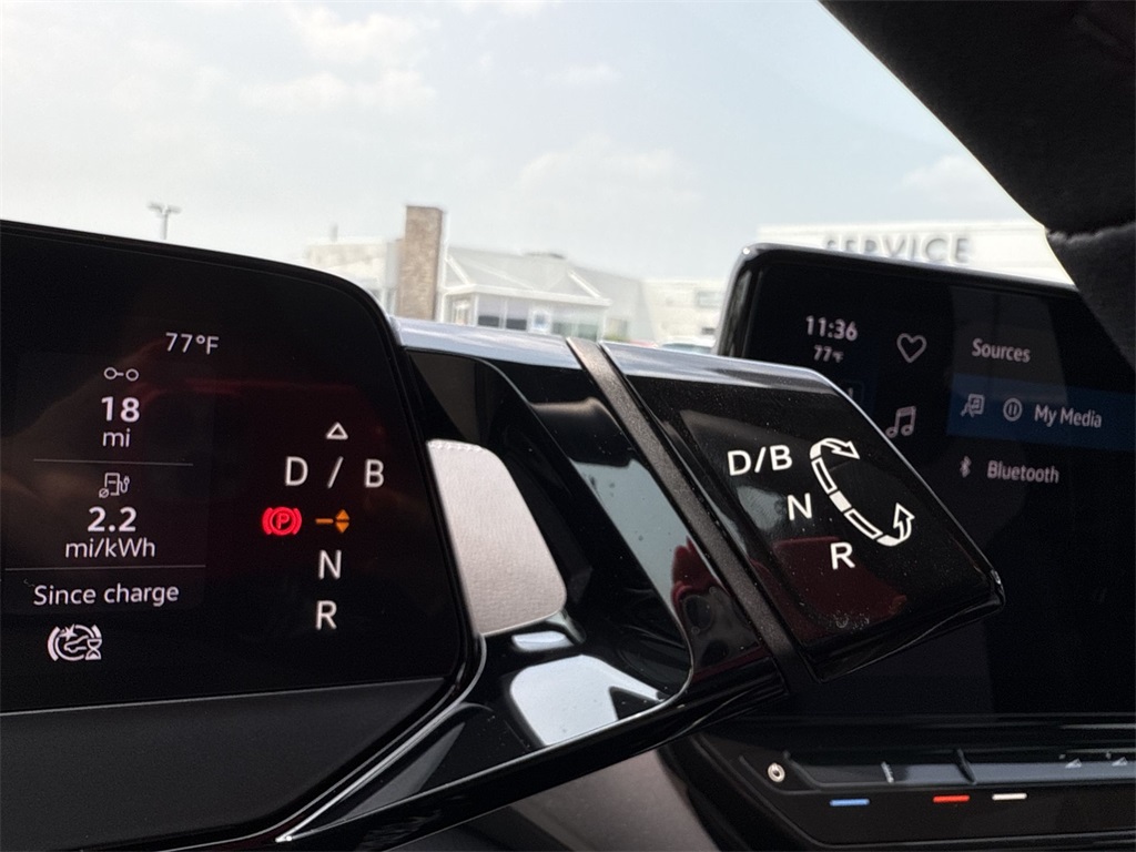 2023 Volkswagen ID.4 Pro photo 19