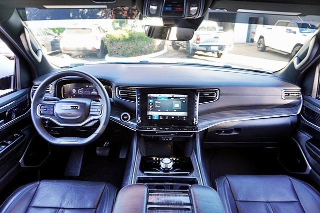 Used 2022 White Jeep Series II image 18