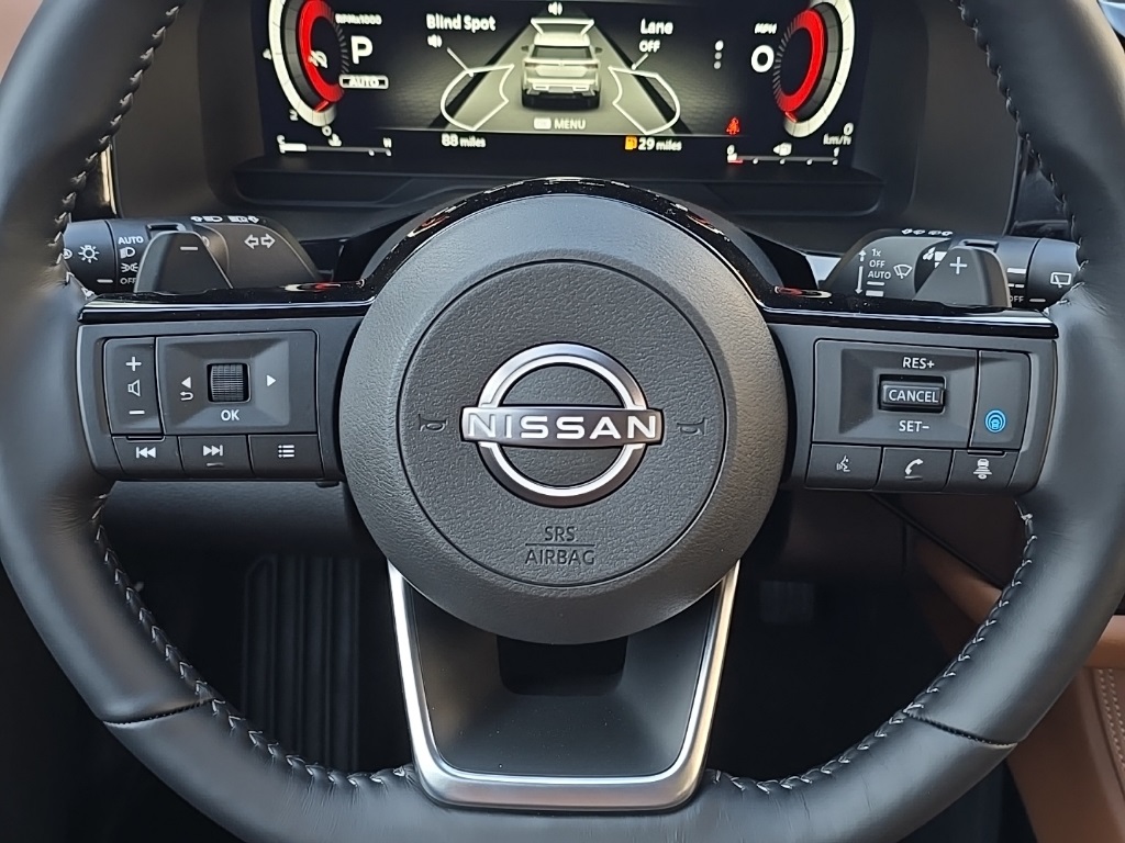 2025 Nissan Pathfinder Platinum photo 12