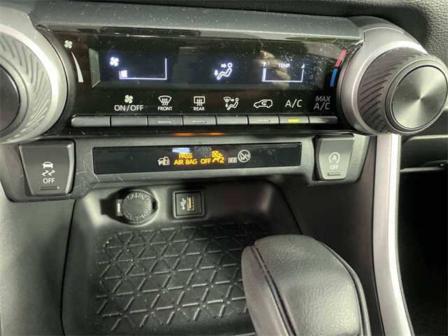 2024 Toyota RAV4 LE photo 16
