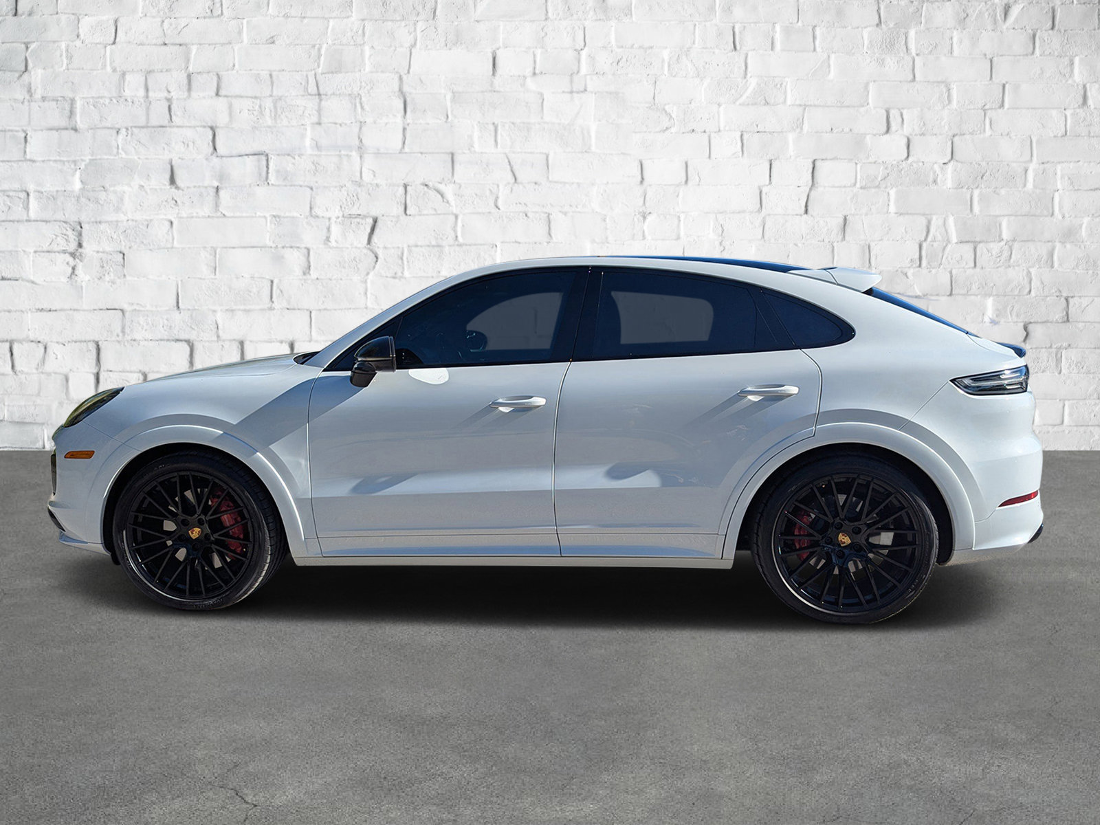 2023 Porsche Cayenne GTS Coupe photo 7