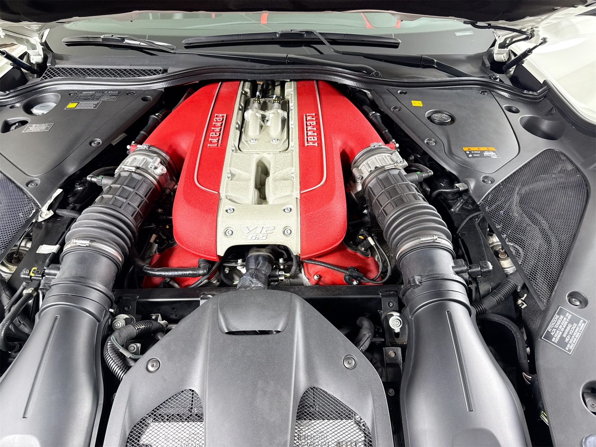 2020 Ferrari 812 Superfast Base photo 18