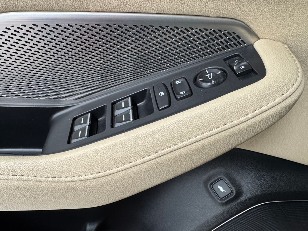 2023 Acura MDX SH-AWD photo 25
