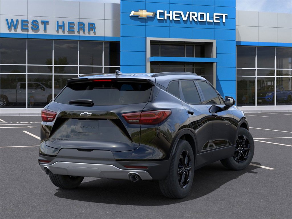 2025 Chevrolet Blazer 2LT photo 2