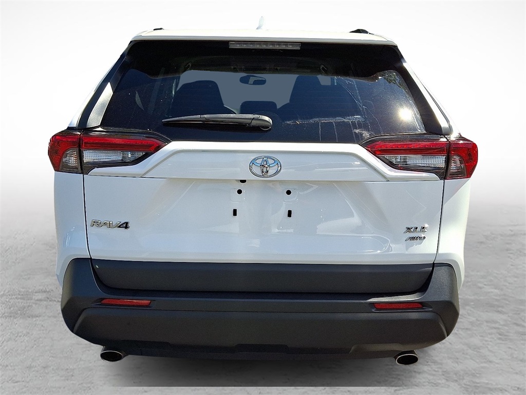 2023 Toyota RAV4 XLE photo 4