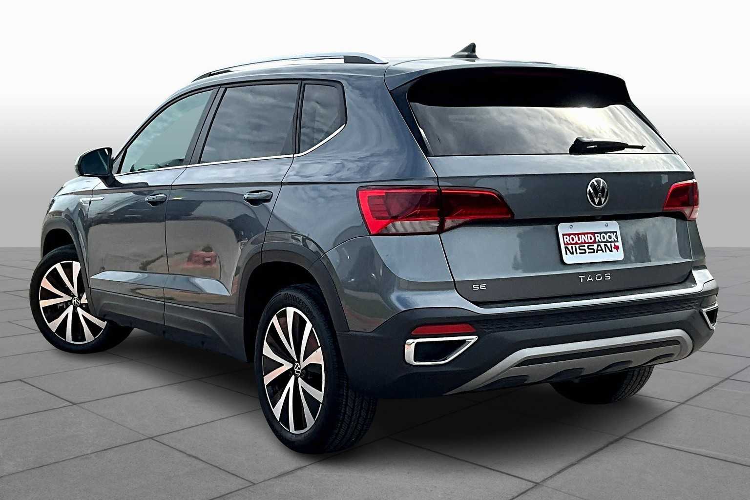 2024 Volkswagen Taos SE photo 10