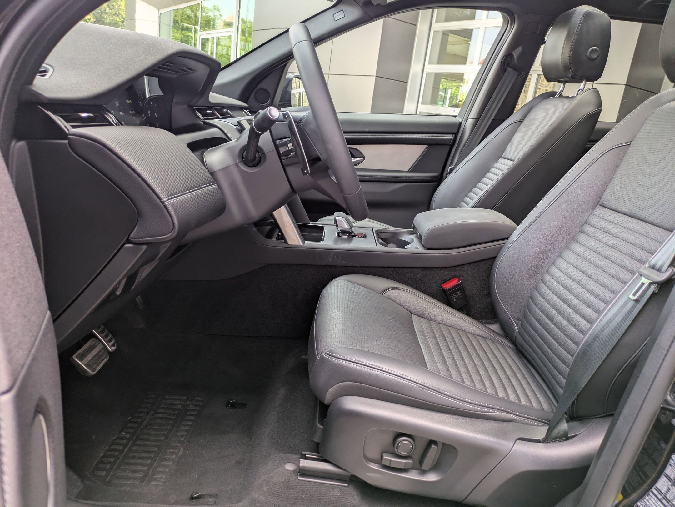 2024 Land Rover Discovery Sport Dynamic SE photo 22