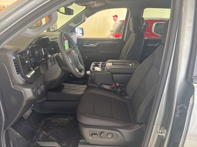 2026 Chevrolet Silverado 1500 RST photo 3