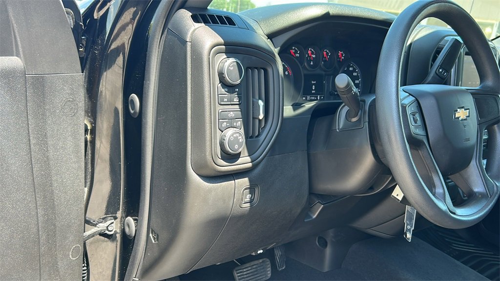 2021 Chevrolet Silverado 1500 Custom photo 16
