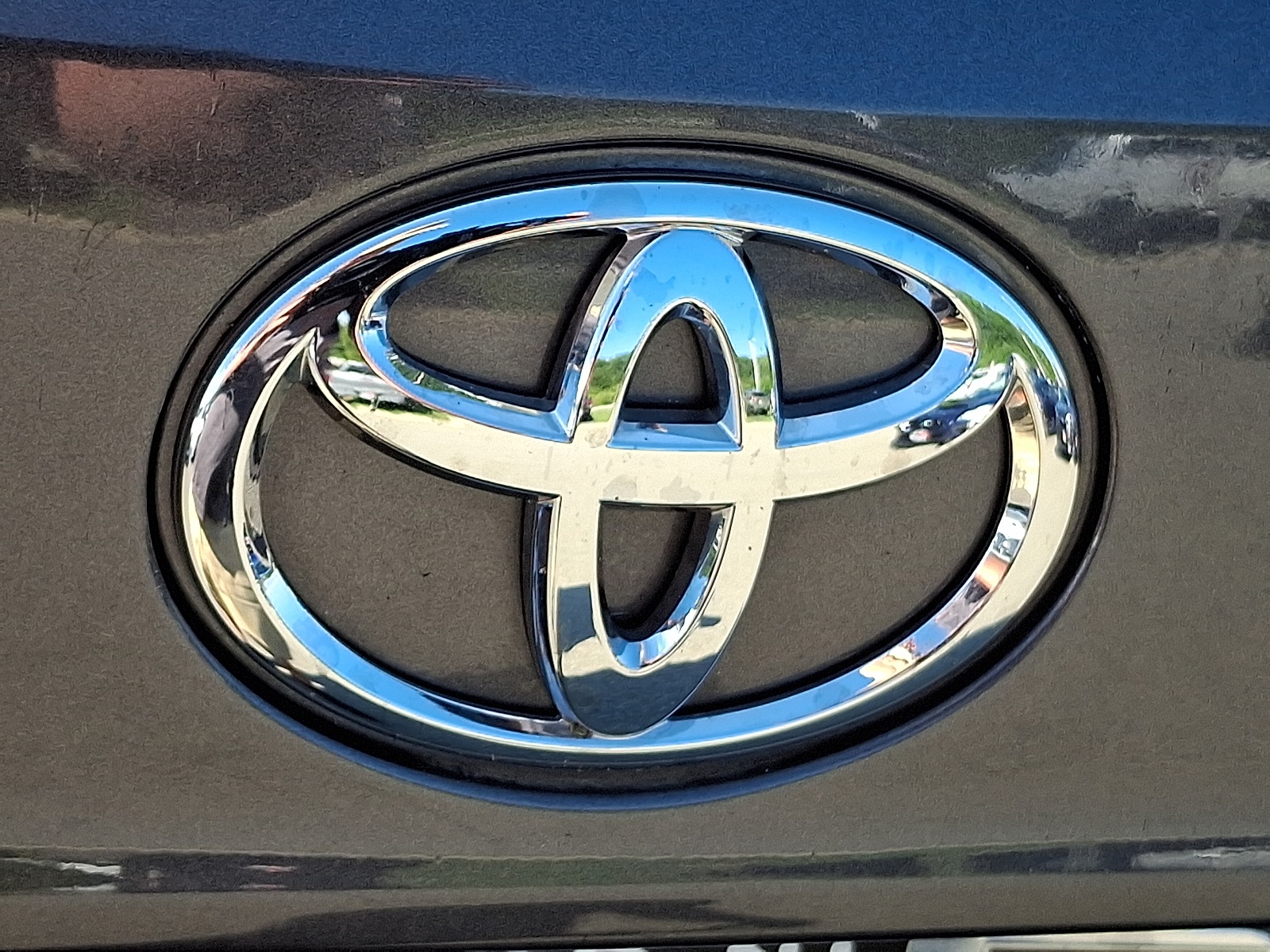 2024 Toyota Highlander LE photo 30