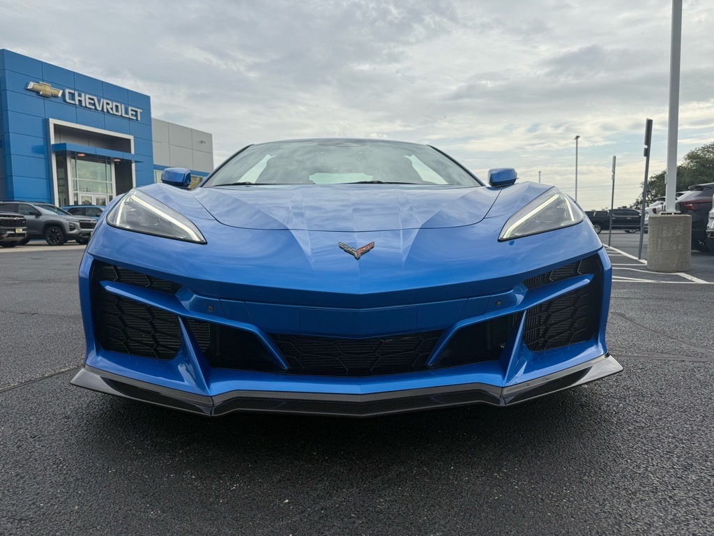 2024 Chevrolet Corvette E-Ray 2LZ photo 9