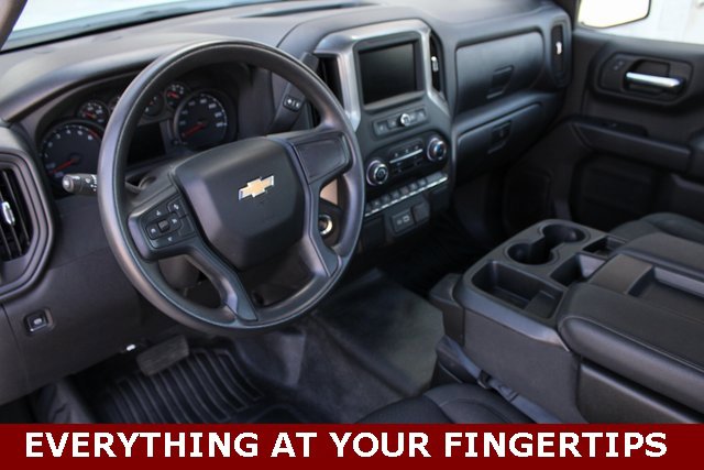 2024 Chevrolet Silverado 1500 photo 2