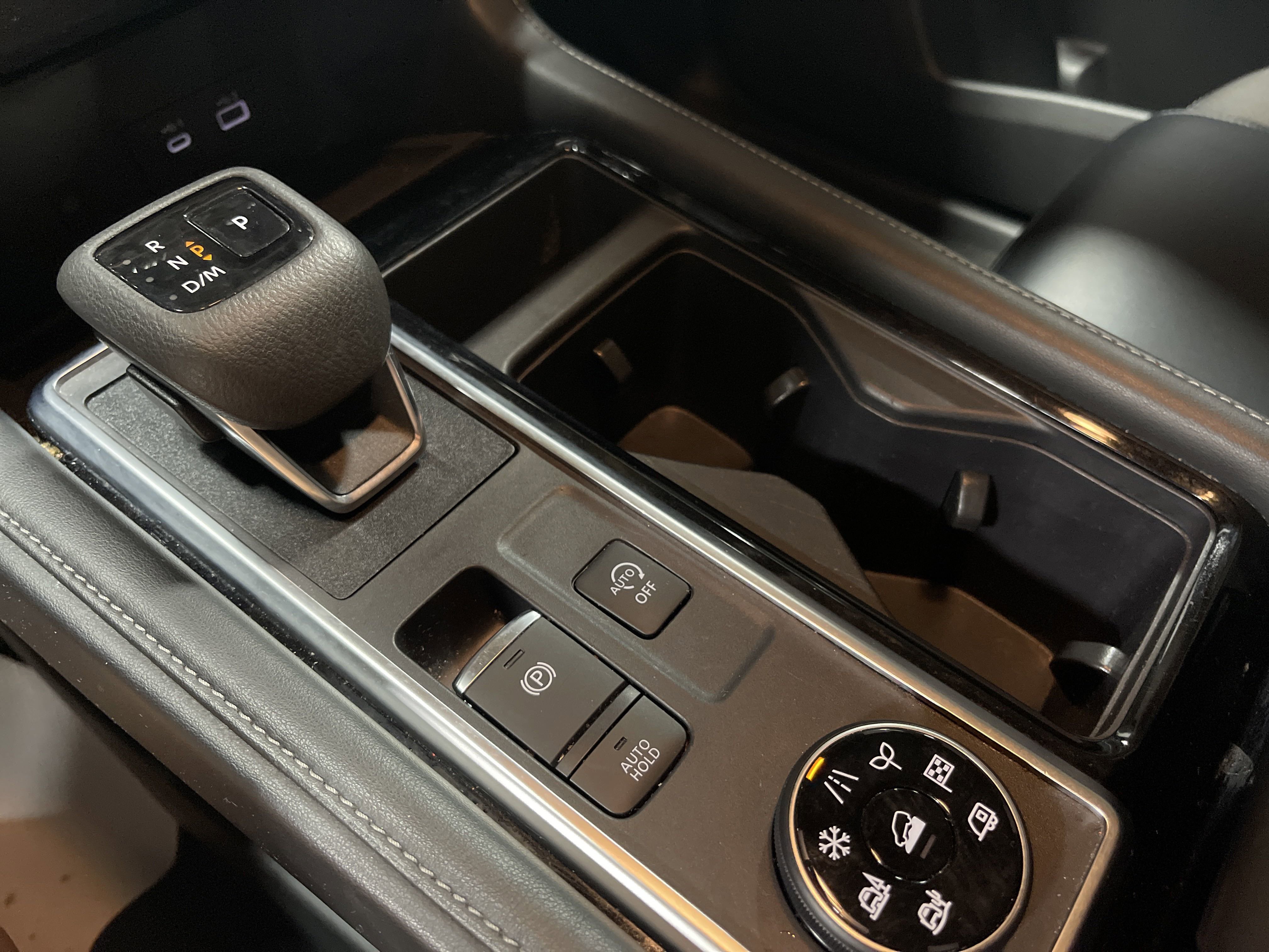 2023 Nissan Pathfinder SL photo 12