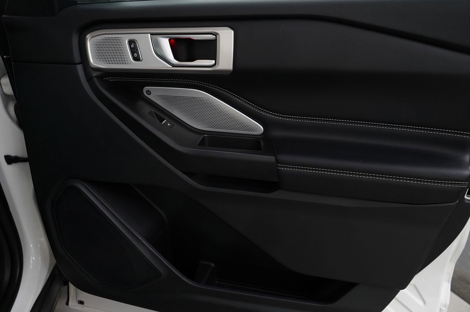 2020 Ford Explorer ST photo 9