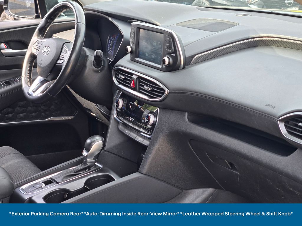 2020 Hyundai Santa Fe SEL photo 3