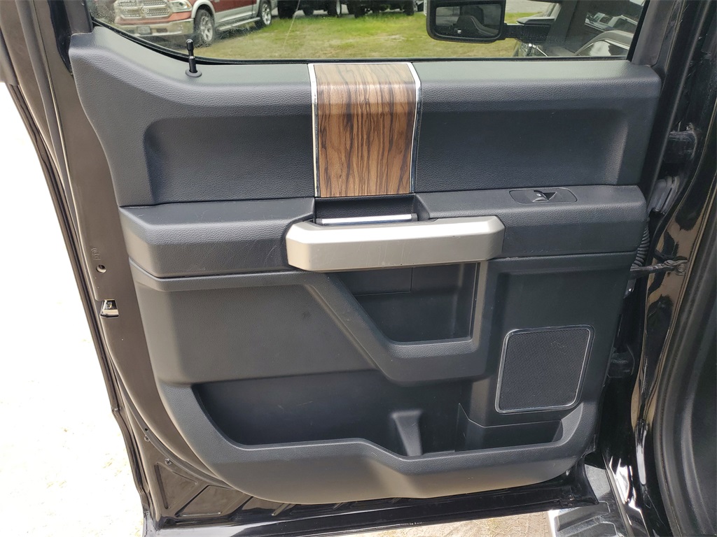 2020 Ford F-150 Lariat photo 27