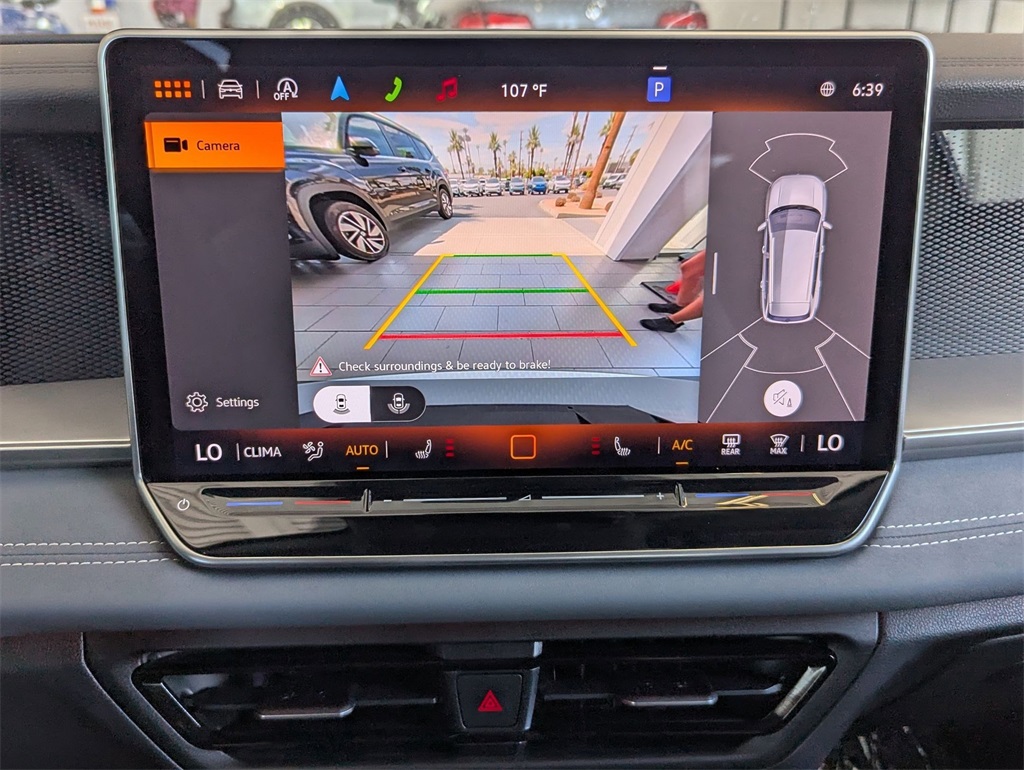 2025 Volkswagen Tiguan SE photo 11