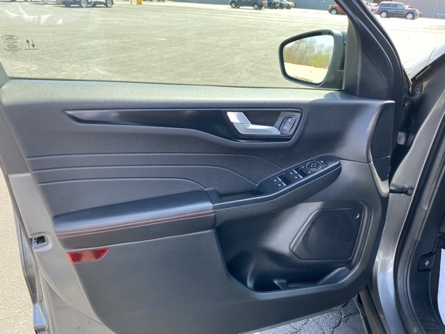 2022 Ford Escape SEL photo 26