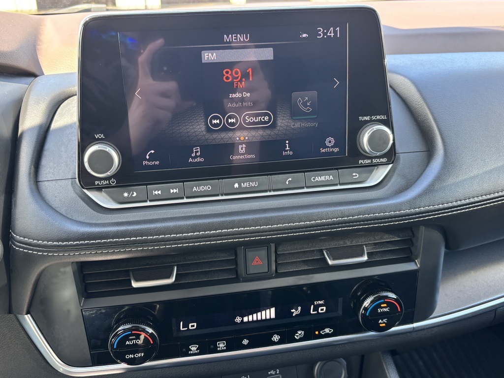 2023 Nissan Rogue SV photo 8