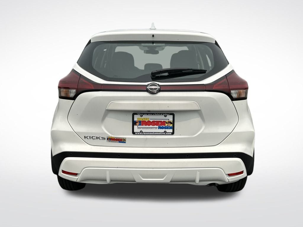 2025 Nissan Kicks Play S photo 4