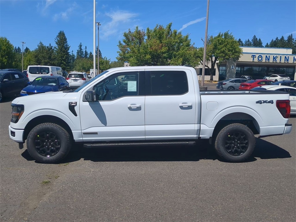 2025 Ford F-150 XLT photo 2