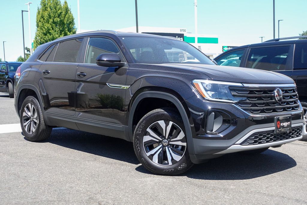 2025 Volkswagen Atlas Cross Sport SE photo 2