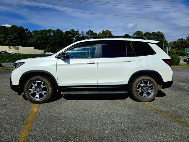 2022 Honda Passport TrailSport photo 2