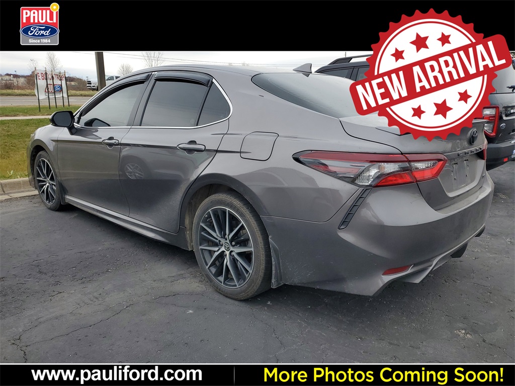 2023 Toyota Camry SE photo 3