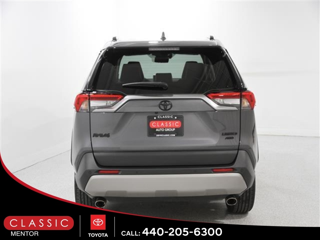 2022 Toyota RAV4 Limited photo 17