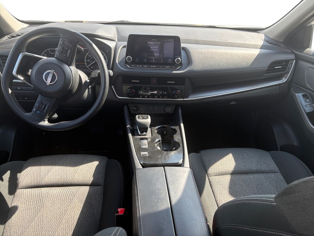 2024 Nissan Rogue SV photo 11