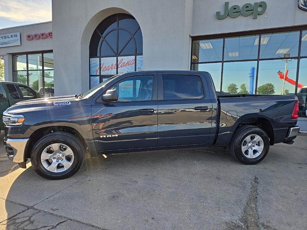 2025 Ram 1500 Tradesman photo 4