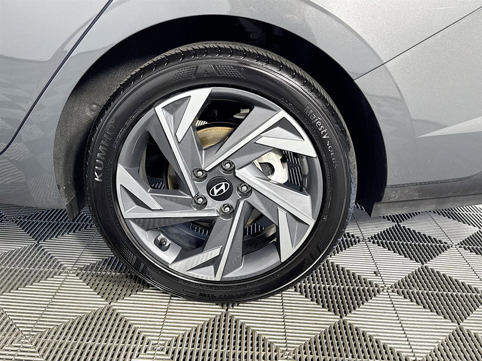2025 Hyundai Elantra SEL Sport photo 28