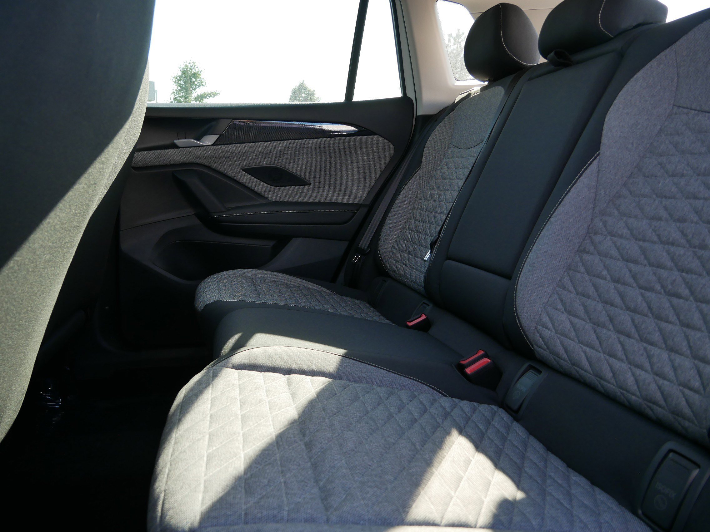 2025 Volkswagen Tiguan S photo 4