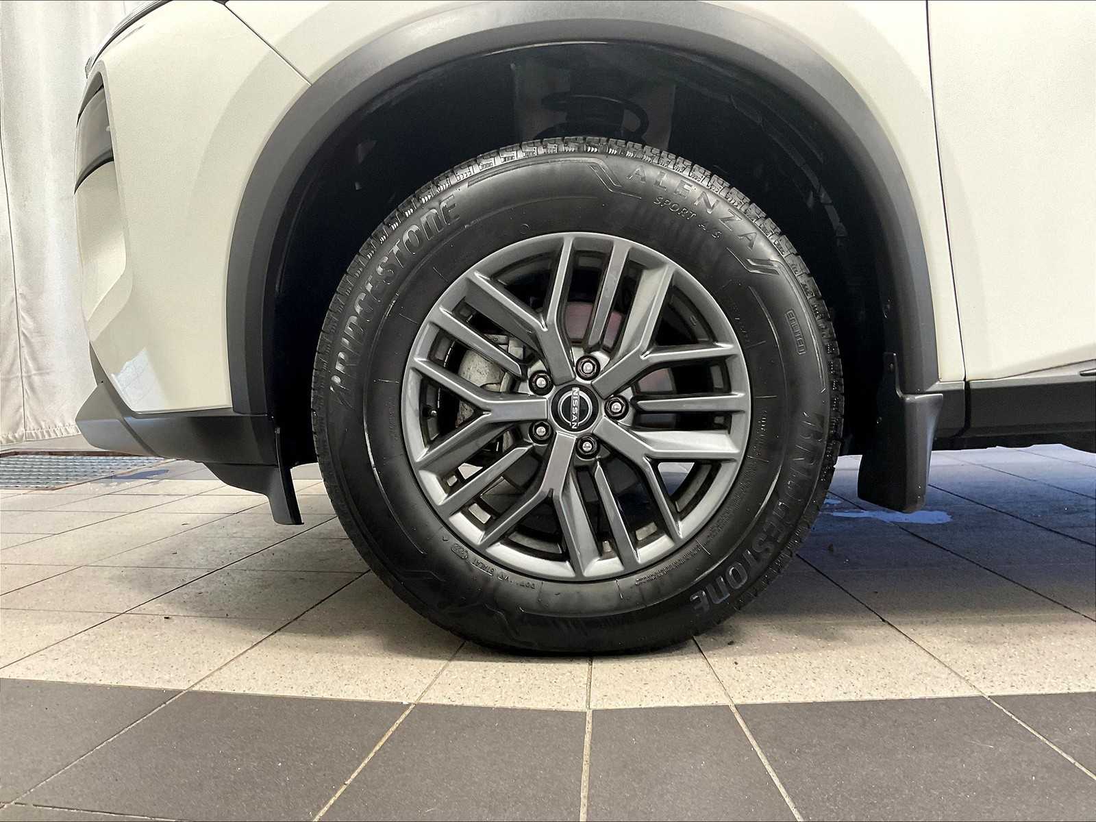 2023 Nissan Rogue AWD S photo 4