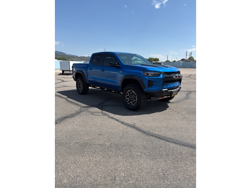 2024 Chevrolet Colorado ZR2 photo 3