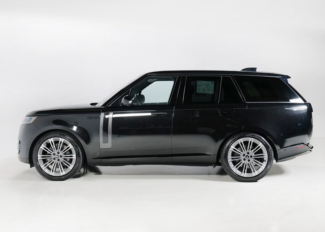 2023 Land Rover Range Rover SE photo 5