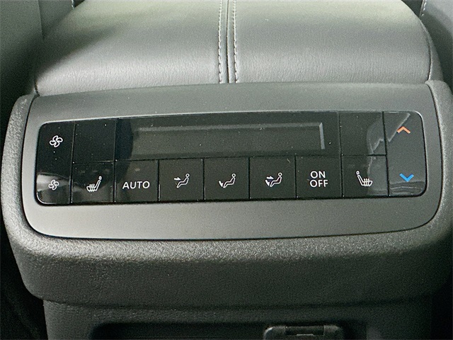2025 Nissan Pathfinder Platinum photo 27
