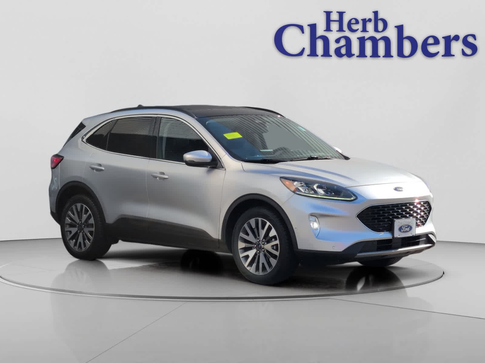 2020 Ford Escape Titanium's photo