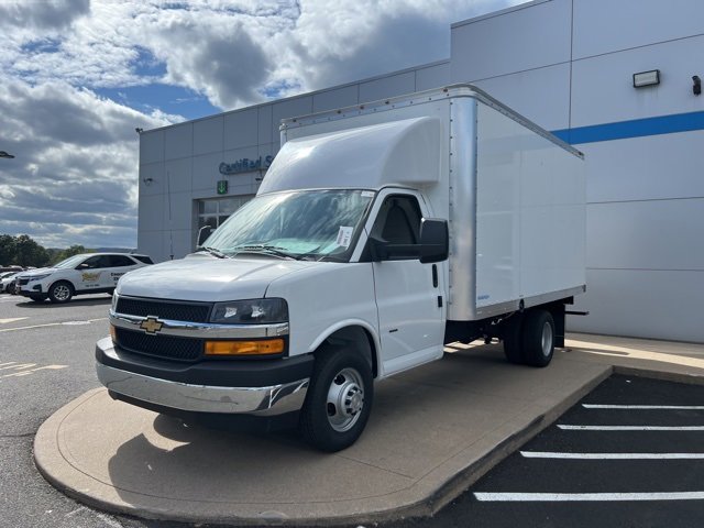 2024 Chevrolet Express Cutaway 3500 photo 7