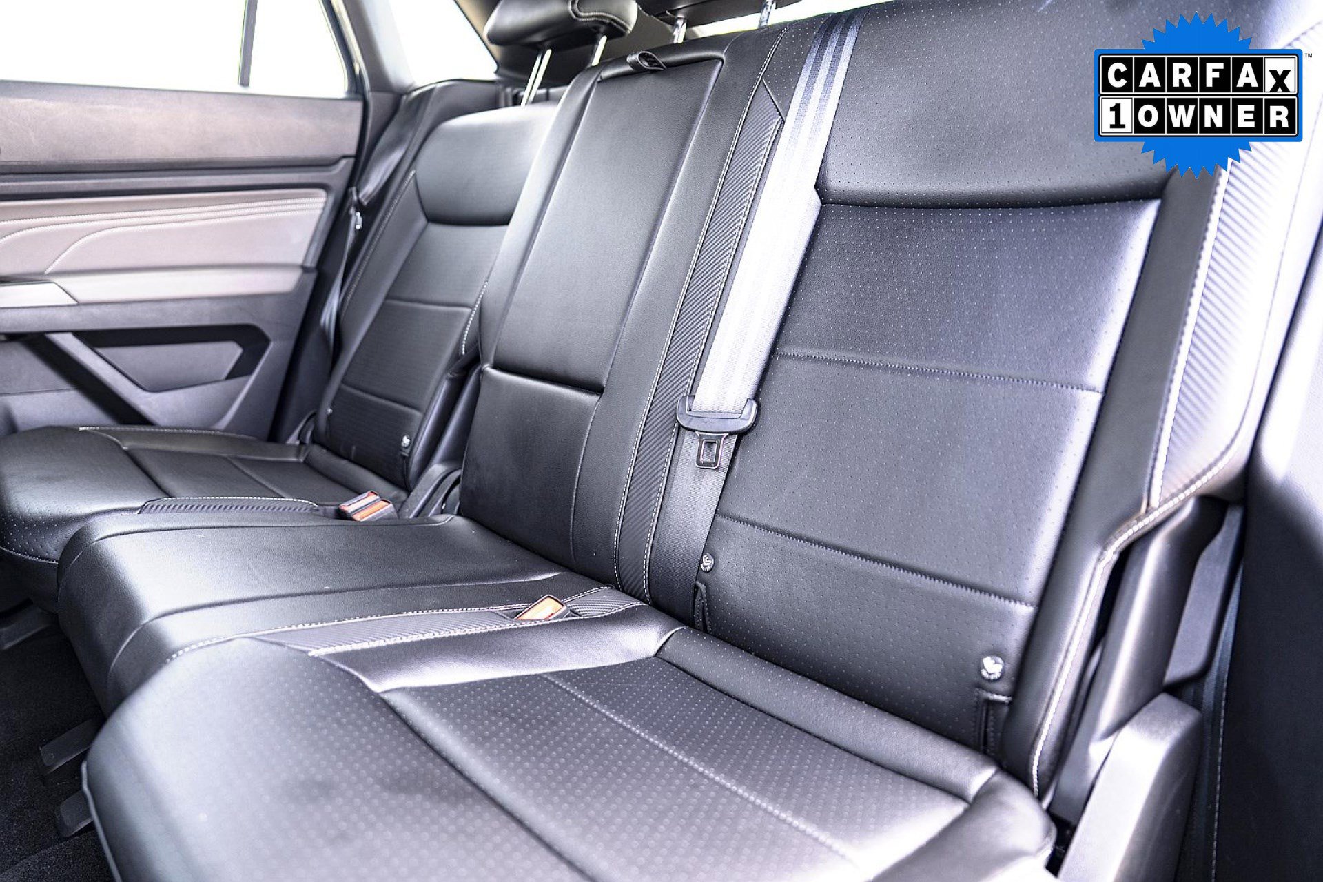2022 Volkswagen Atlas Cross Sport V6 SEL R-Line photo 16