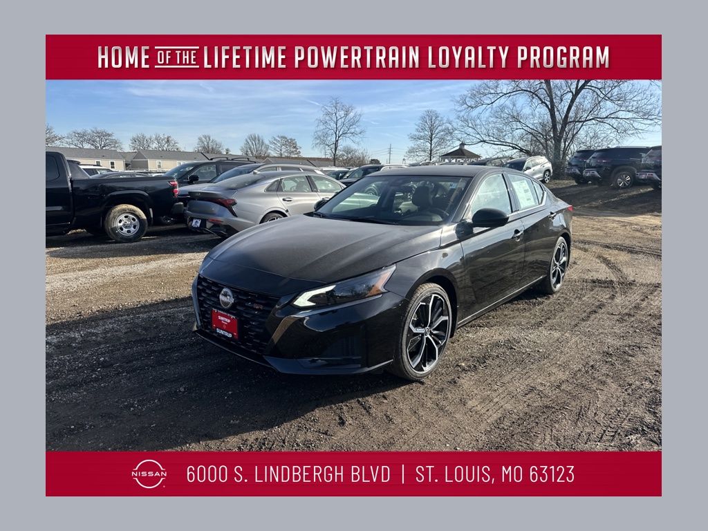 2025 Nissan Altima SR's photo