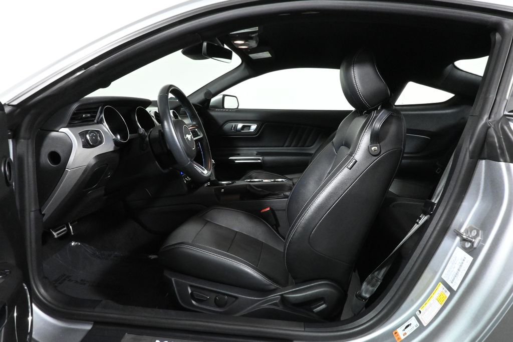 2021 Ford Mustang GT Premium photo 3