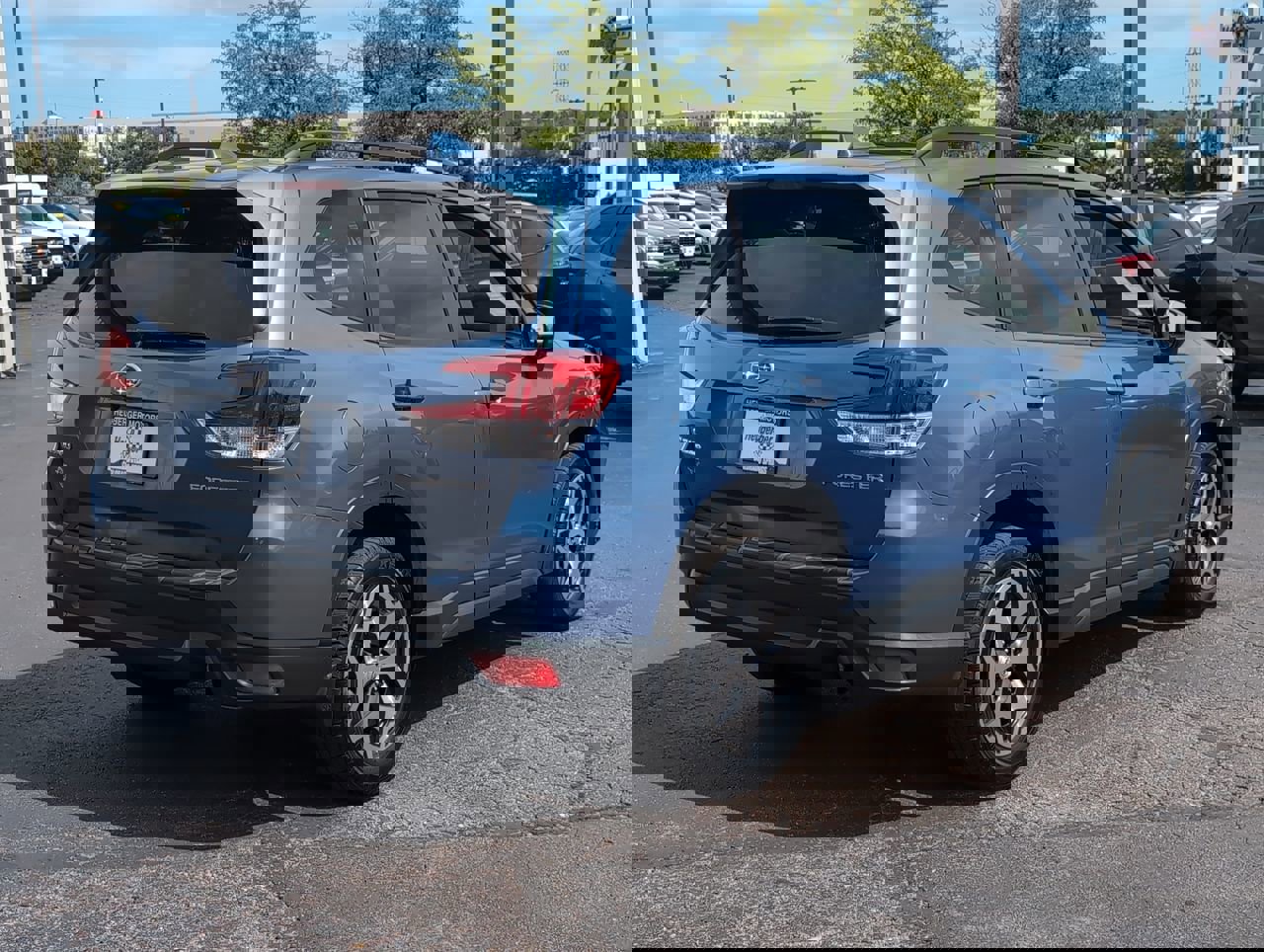 2020 Subaru Forester Premium photo 7