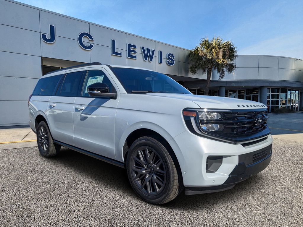 2025 Ford Expedition Platinum's photo