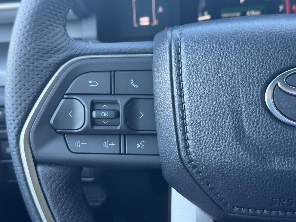 2025 Toyota Tacoma SR5 4x4 Double Cab photo 13