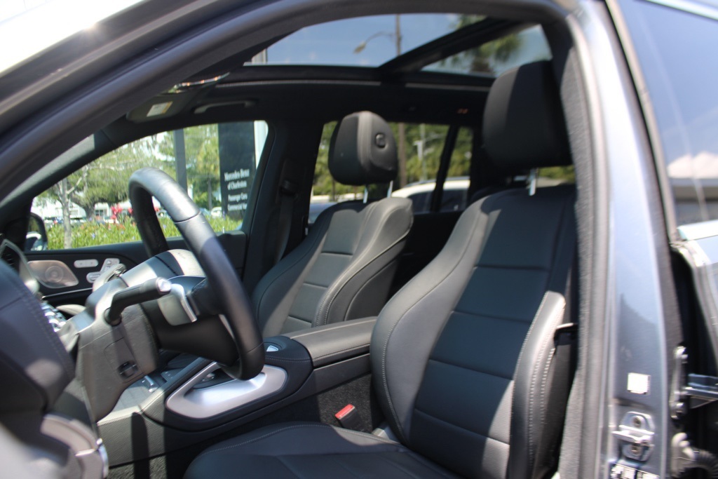 2024 Mercedes Benz GLS 450 4MATIC photo 4